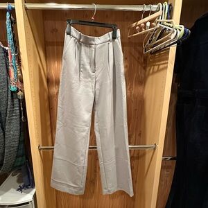 Abercrombie and Fitch Gray Pleated Pants size 6